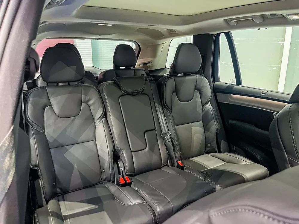 Volvo XC90 2026 chính thức ra mắt Việt Nam, giá rẻ hơn đến 1 tỷ đồng so với trước - Ảnh 8.