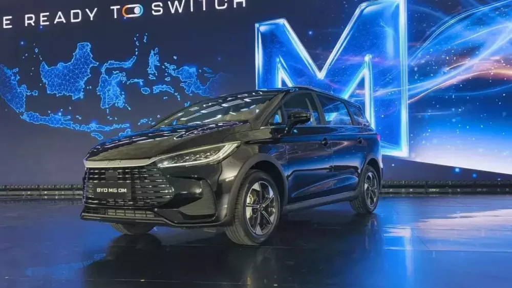 Mẫu MPV 7 chỗ BYD M6 đang bán ở Việt Nam có thêm phiên bản chỉ tiêu thụ 1,53 lít xăng/100 km - Ảnh 1. Mẫu MPV 7 chỗ BYD M6 đang bán ở Việt Nam có thêm phiên bản chỉ tiêu thụ 1,53 lít xăng/100 km - Ảnh 1.