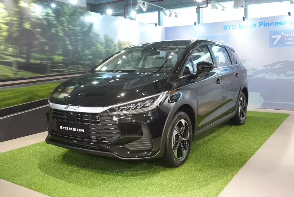 Mẫu MPV 7 chỗ BYD M6 đang bán ở Việt Nam có thêm phiên bản chỉ tiêu thụ 1,53 lít xăng/100 km - Ảnh 3. Mẫu MPV 7 chỗ BYD M6 đang bán ở Việt Nam có thêm phiên bản chỉ tiêu thụ 1,53 lít xăng/100 km - Ảnh 3.