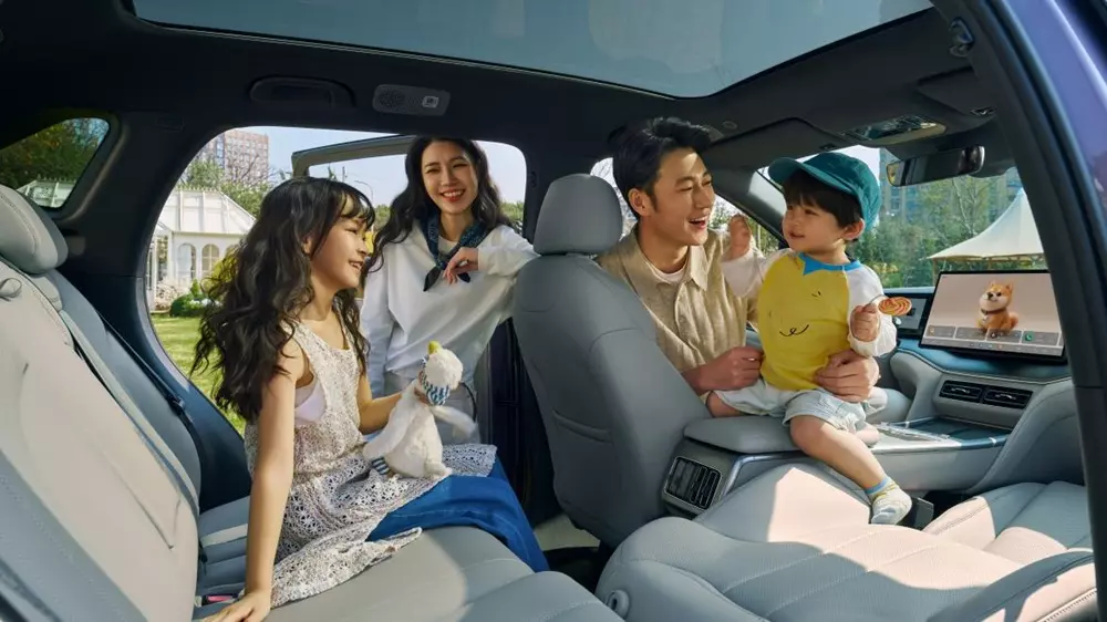 SUV hạng trung BYD Song Ultra DM-i chính thức ra mắt, có thể chạy 1.845 km không nghỉ - Ảnh 4.