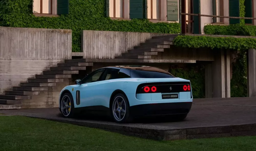 Ferrari Luce do “cha đẻ iPhone” tham gia thiết kế Ferrari Luce do “cha đẻ iPhone” tham gia thiết kế