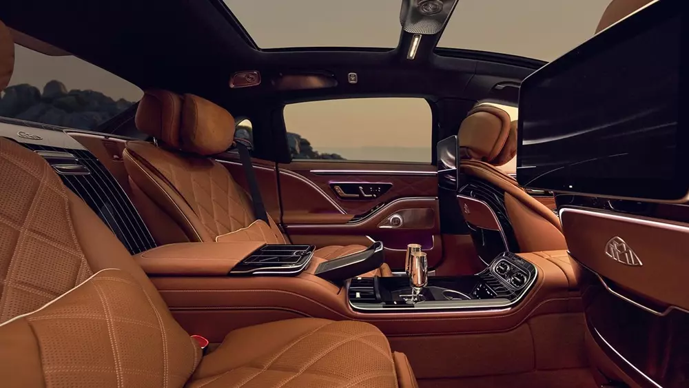 Mercedes-Maybach S-Class 2026 có hệ thống giải trí dành cho hàng ghế sau Mercedes-Maybach S-Class 2026 có hệ thống giải trí dành cho hàng ghế sau