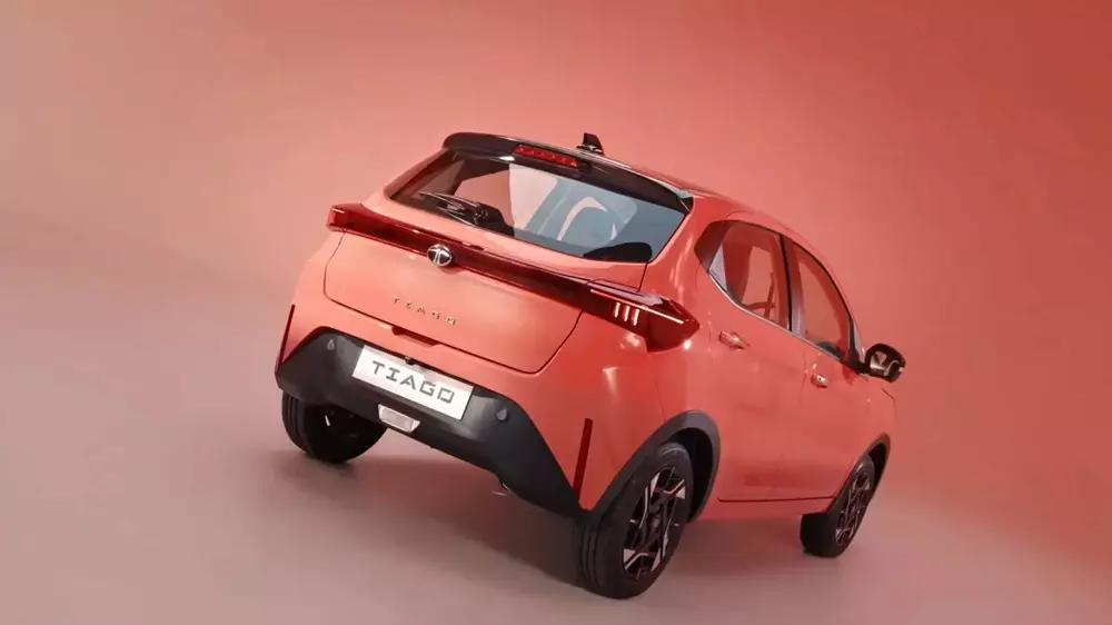 Mẫu xe giá chưa đến 130 triệu đồng của Tata trở lại với diện mạo mang phong cách châu Âu - Ảnh 3. Mẫu xe giá chưa đến 130 triệu đồng của Tata trở lại với diện mạo mang phong cách châu Âu - Ảnh 3.