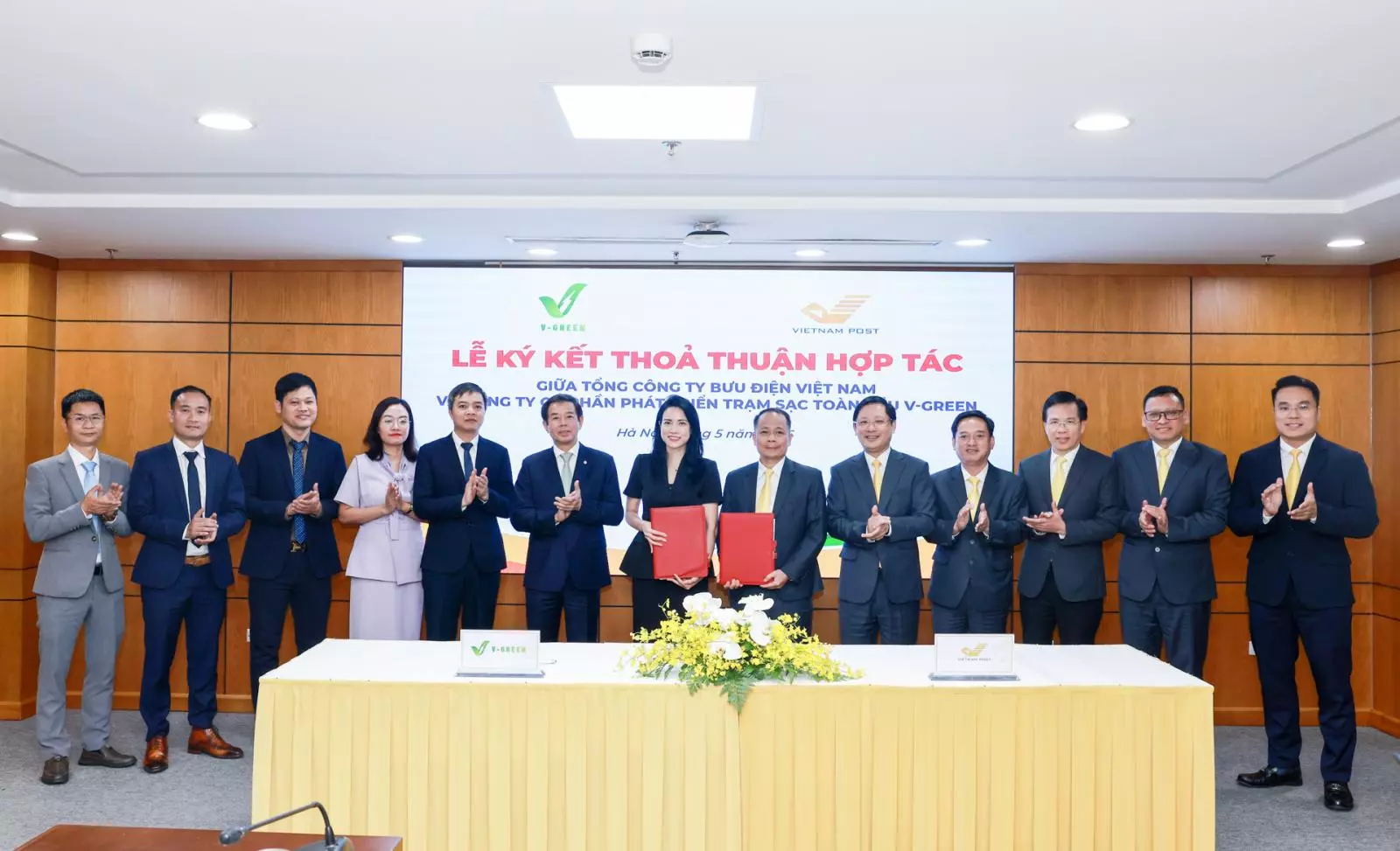 Sự hợp tác giữa hai đơn vị không chỉ gia tăng tối đa tiện ích cho khách hàng mà còn góp phần mở rộng đáng kể quy mô mạng lưới hạ tầng giao thông xanh tại Việt Nam Sự hợp tác giữa hai đơn vị không chỉ gia tăng tối đa tiện ích cho khách hàng mà còn góp phần mở rộng đáng kể quy mô mạng lưới hạ tầng giao thông xanh tại Việt Nam.