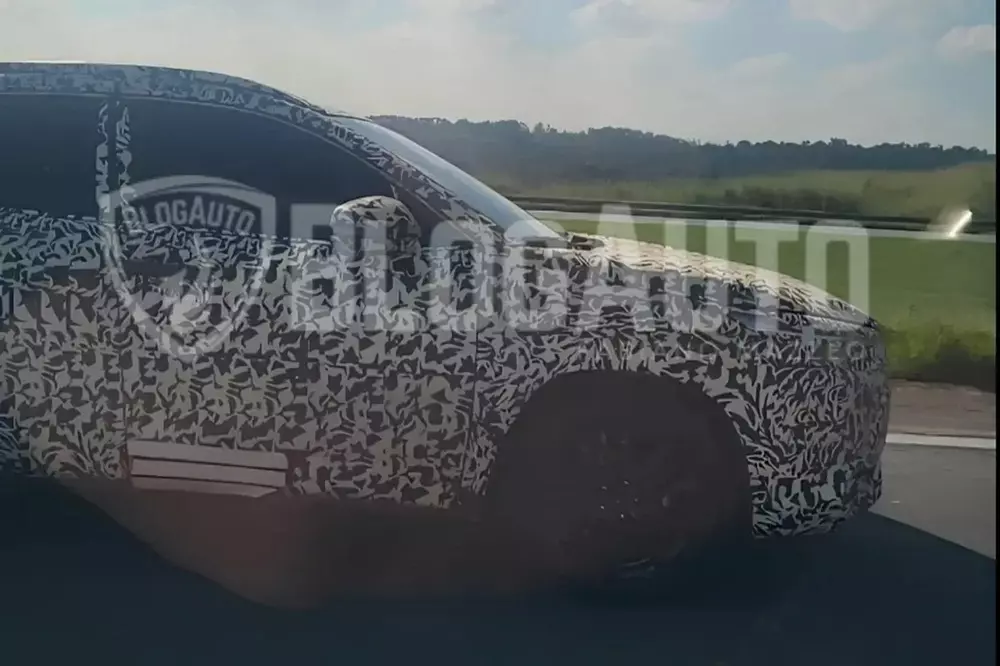 Toyota Corolla Cross phiên bản bán tải hoàn toàn mới bất ngờ lộ diện, ra mắt vào đầu năm sau - Ảnh 3.