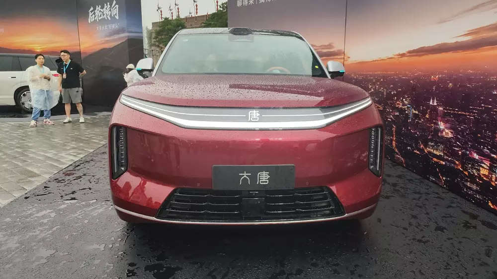 SUV cỡ lớn BYD Datang chính thức được bán ra thị trường, có thể chạy 950 km và sạc nhanh như chớp - Ảnh 2. SUV cỡ lớn BYD Datang chính thức được bán ra thị trường, có thể chạy 950 km và sạc nhanh như chớp - Ảnh 2.