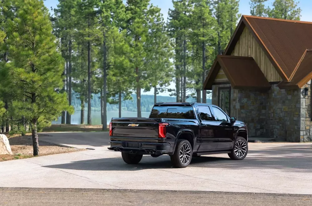 Xe bán tải cỡ lớn Chevrolet Silverado 2027 ra mắt với hai động cơ V8 hoàn toàn mới - Ảnh 3. Xe bán tải cỡ lớn Chevrolet Silverado 2027 ra mắt với hai động cơ V8 hoàn toàn mới - Ảnh 3.