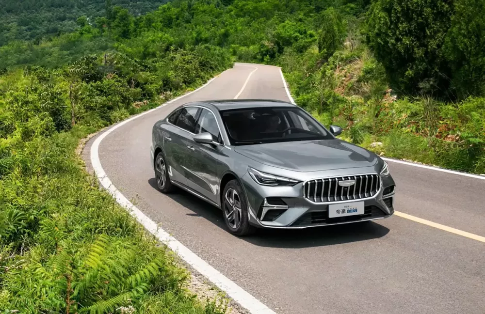Xe lập kỷ lục thế giới về khả năng tiết kiệm xăng Geely Emgrand i-HEV ra mắt với giá rẻ - Ảnh 5. Xe lập kỷ lục thế giới về khả năng tiết kiệm xăng Geely Emgrand i-HEV ra mắt với giá rẻ - Ảnh 5.