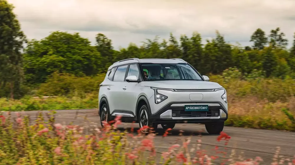 MPV 7 chỗ Kia Carens EV được đăng ký tại Indonesia, liệu có bán ở Việt Nam?