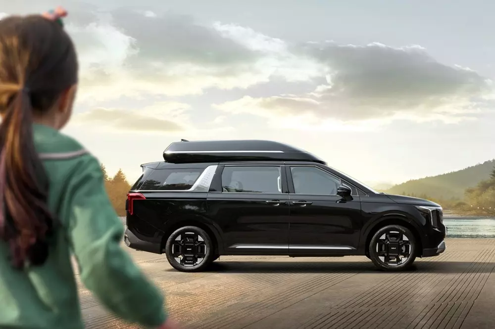 Kia Carnival có thêm phiên bản trần cao mới với nội thất 9 chỗ rộng rãi - Ảnh 3. Kia Carnival có thêm phiên bản trần cao mới với nội thất 9 chỗ rộng rãi - Ảnh 3.