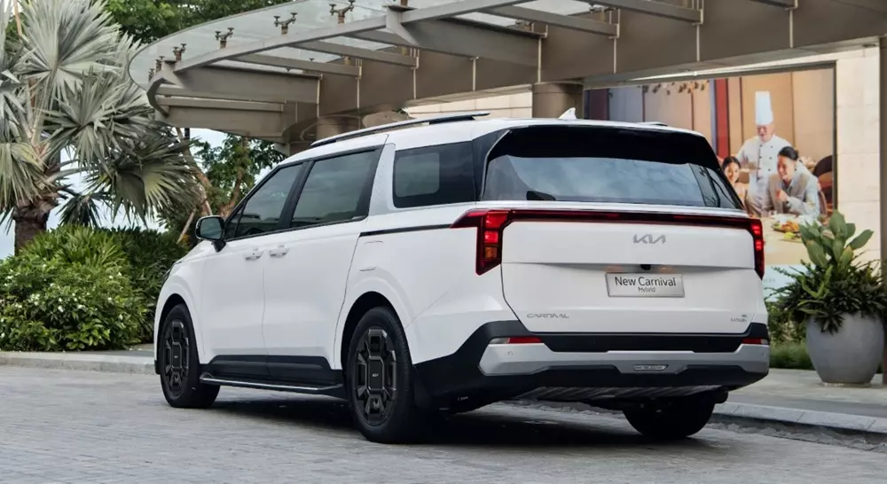 Kia Carnival Hybrid tại Việt Nam có thêm phiên bản Luxury với giá rẻ hơn đến 340 triệu đồng - Ảnh 2. Kia Carnival Hybrid tại Việt Nam có thêm phiên bản Luxury với giá rẻ hơn đến 340 triệu đồng - Ảnh 2.