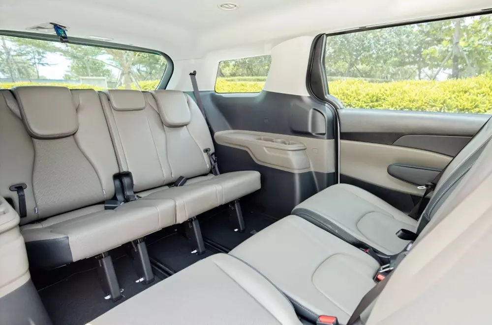 Kia Carnival Hybrid tại Việt Nam có thêm phiên bản Luxury với giá rẻ hơn đến 340 triệu đồng - Ảnh 4. Kia Carnival Hybrid tại Việt Nam có thêm phiên bản Luxury với giá rẻ hơn đến 340 triệu đồng - Ảnh 4.