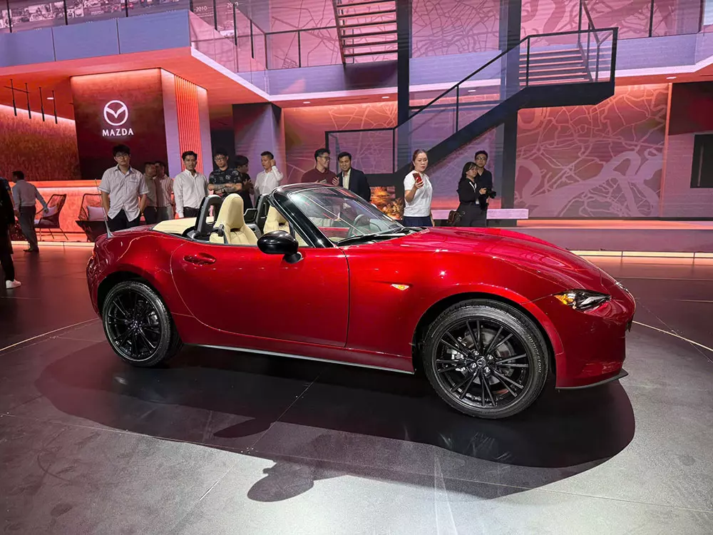 Mazda MX-5 có kích thước khá nhỏ