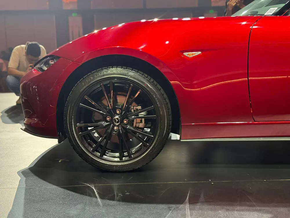 Mazda MX-5 dùng mâm 17 inch