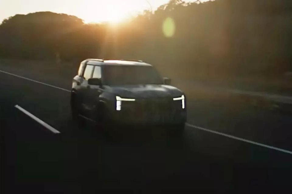 Mitsubishi cho các đại lý xem trước thiết kế của Pajero thế hệ mới, dùng động cơ hybrid - Ảnh 1.