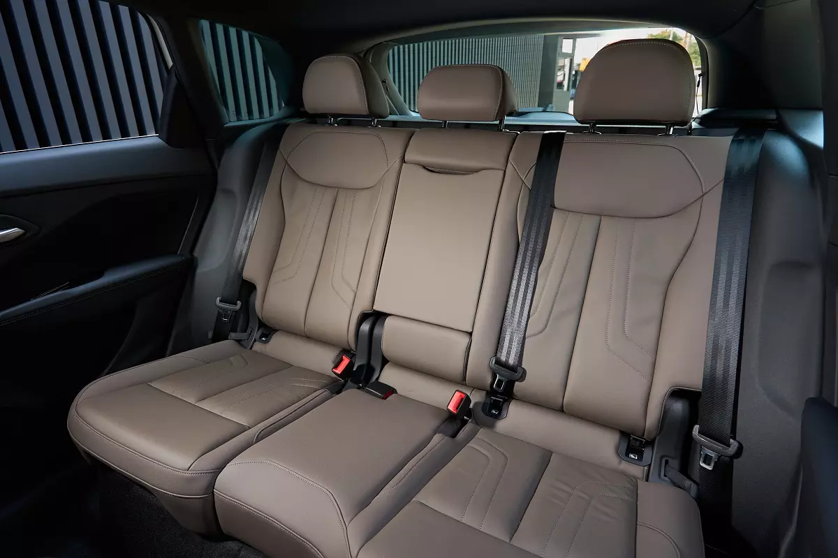 Chi tiết diện mạo mới và nâng cấp công nghệ Audi Q3 2026 hơn 2 tỷ đồng tại Việt Nam - Ảnh 9. Chi tiết diện mạo mới và nâng cấp công nghệ Audi Q3 2026 hơn 2 tỷ đồng tại Việt Nam - Ảnh 9.