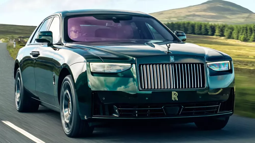 Rolls-Royce Ghost Black Badge ra mắt phiên bản tri ân chiến thắng ở các cuộc đua từ 120 năm trước