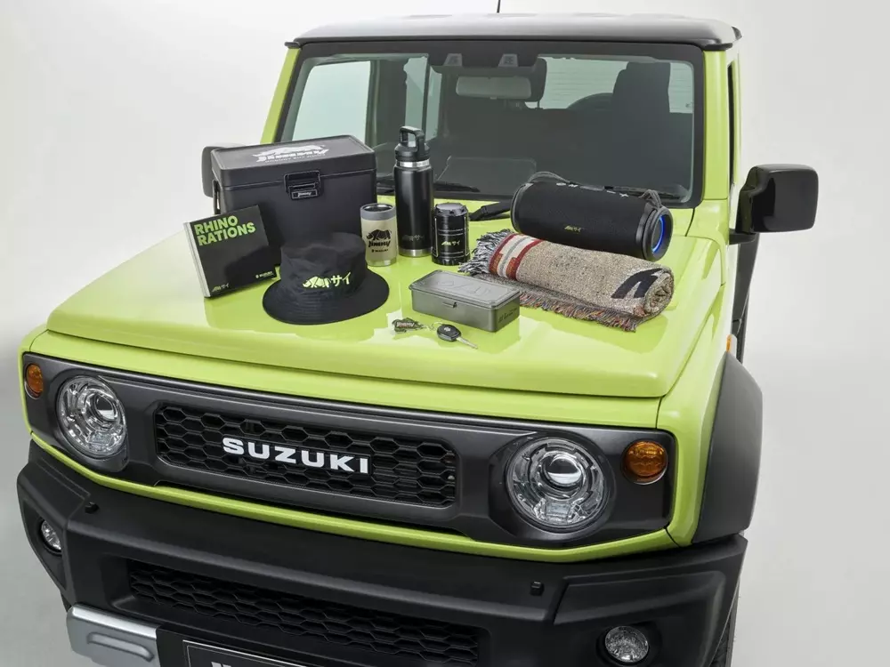 Các phụ kiện nằm trong gói Rhino Go Pack của Suzuki Jimny XL Rhino Special Edition Các phụ kiện nằm trong gói Rhino Go Pack của Suzuki Jimny XL Rhino Special Edition