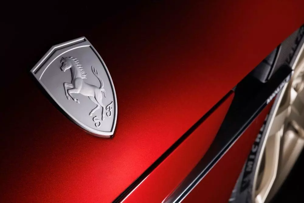12Cilindri Manuale - siêu xe số sàn đầu tiên của Ferrari kể từ năm 2013 - Ảnh 6.