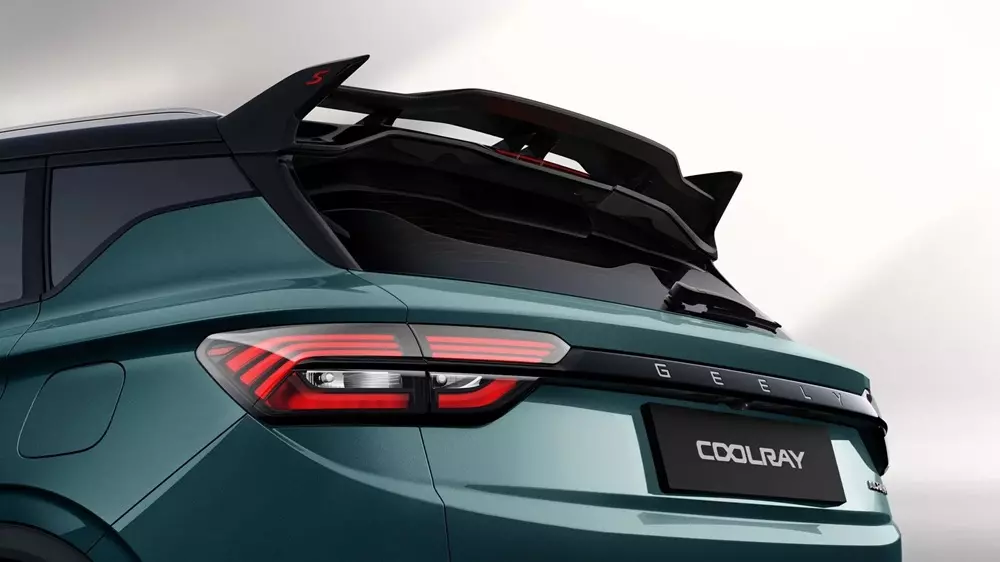 Geely Coolray 2026 được trang bị cánh gió mui cỡ lớn