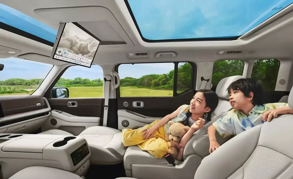 Haval GWM H10 sở hữu màn hình treo trần dành cho hàng ghế sau