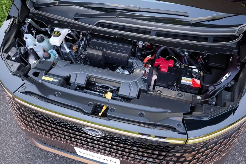 Nissan Elgrand 2027 dùng động cơ hybrid