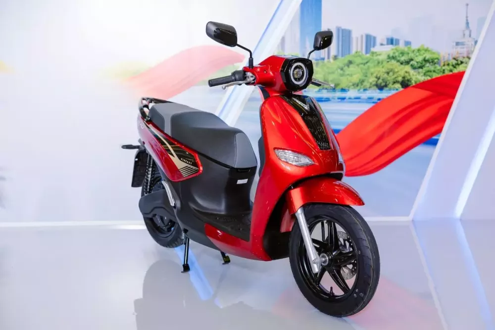 vinfast-kyo-3bc2 VinFast ra mắt xe máy điện Kinet và Kyo: Di chuyển tối đa 160 km, hỗ trợ đổi pin, giá từ 30 triệu đồng- Ảnh 3.