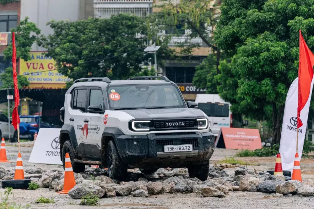 Đánh giá Toyota Land Cruiser FJ 2026: SUV địa hình cá tính, danh có xứng với thực?- Ảnh 1.