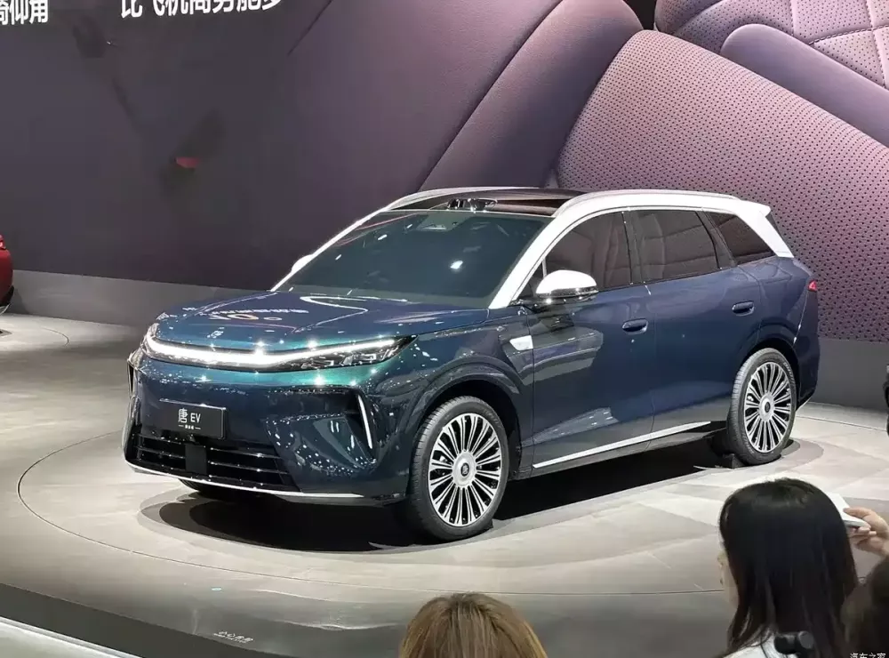 BYD Tang thế hệ thứ ba trình làng như mẫu SUV đầu bảng công nghệ cao