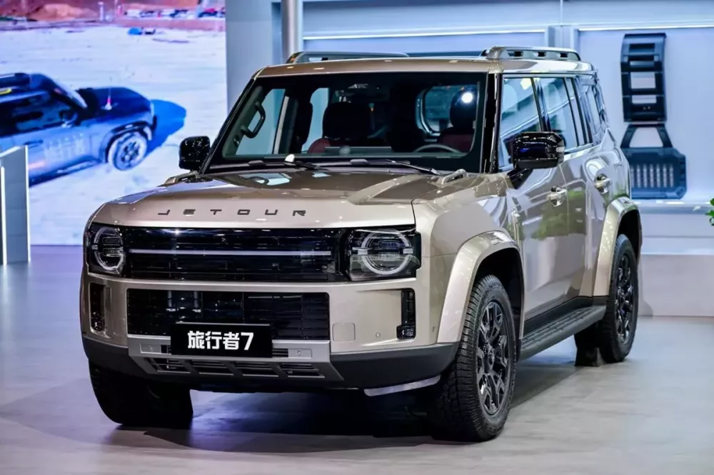 chery-jetour-traveller-7-1-6f8a Jetour Traveller 7 là mẫu SUV vuông vức với thiết kế như Land Rover Defender