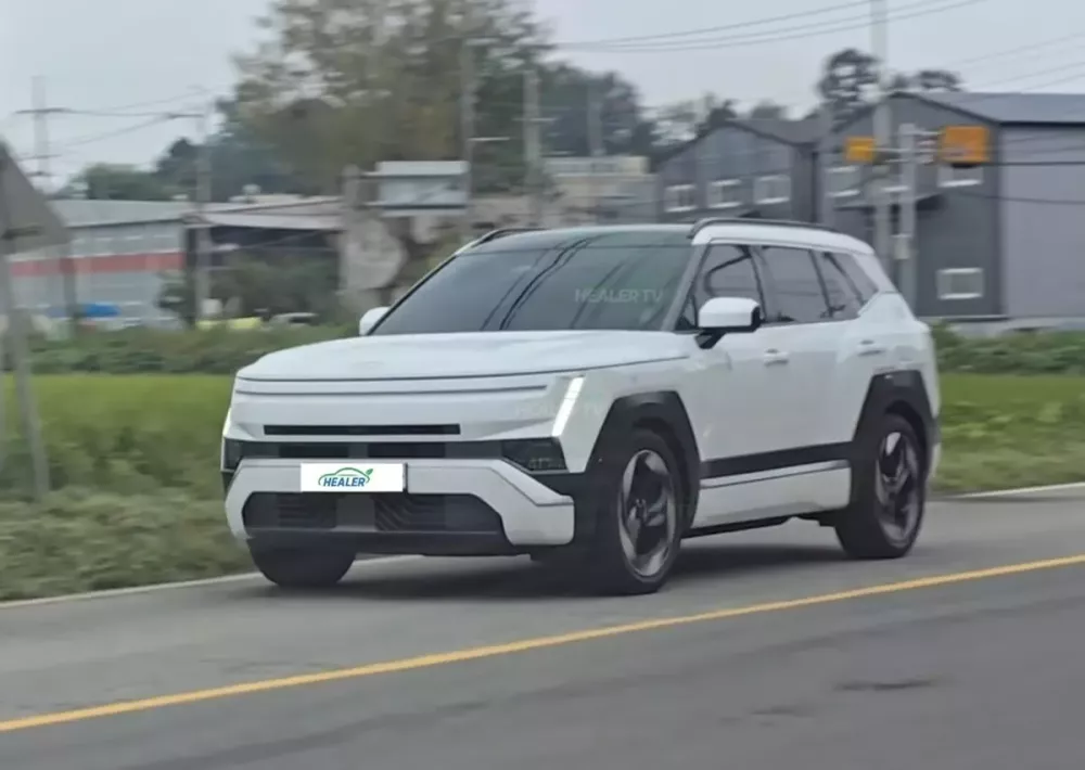 Ngắm những hình ảnh "bằng xương, bằng thịt" đầu tiên của Hyundai Tucson 2027 - Ảnh 1.