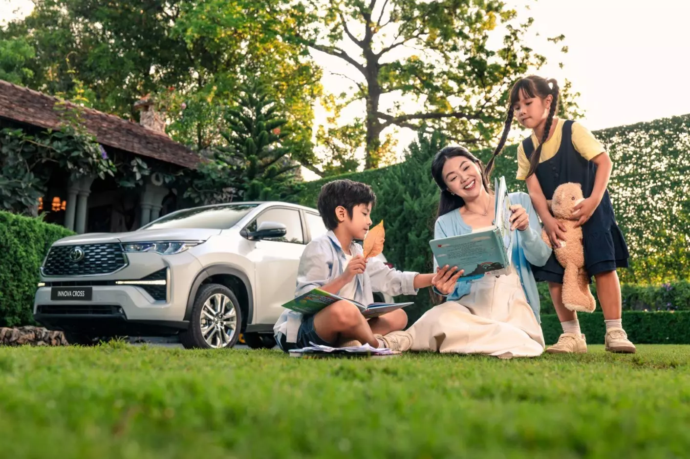 Chinh phục mọi cung đường cùng mẫu xe gầm cao Toyota Innova Cross - Ảnh 2.