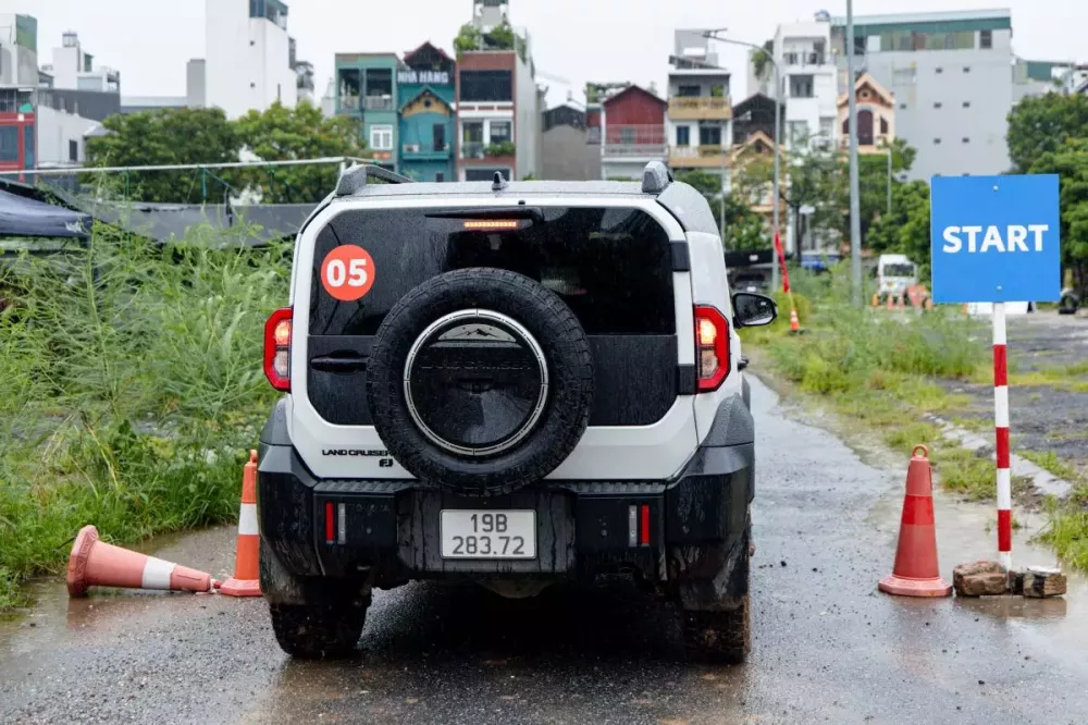 Đánh giá Toyota Land Cruiser FJ 2026: SUV địa hình cá tính, danh có xứng với thực?- Ảnh 5.