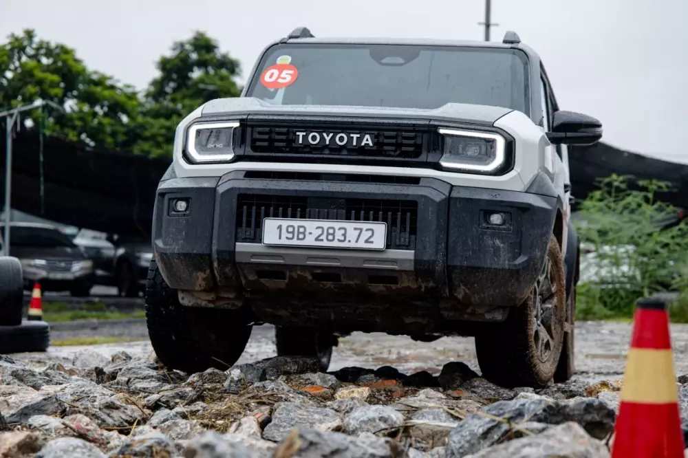 Đánh giá Toyota Land Cruiser FJ 2026: SUV địa hình cá tính, danh có xứng với thực?- Ảnh 2.