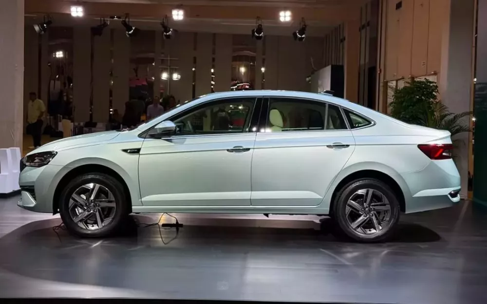 skoda-slavia-2027-16-caff Sedan giá rẻ đang bán ở Việt Nam Skoda Slavia ra mắt phiên bản mới với thiết kế và trang bị nâng cấp - Ảnh 4.