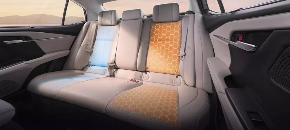 toyota-camry-2027-11-daac Hàng ghế sau của Toyota Camry 2027 cũng có tính năng sưởi và thông gió
