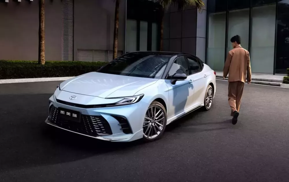 toyota-camry-2027-20-2357-1 Bản tiêu chuẩn của Toyota Camry 2027 tại Trung Quốc có giá bằng một nửa xe đang bán ở Việt Nam