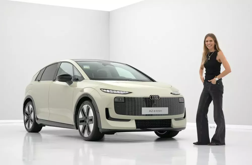 Audi A2 được hồi sinh dưới dạng SUV điện cỡ nhỏ với thiết kế chau truốt và nội thất thông minh - Ảnh 1.