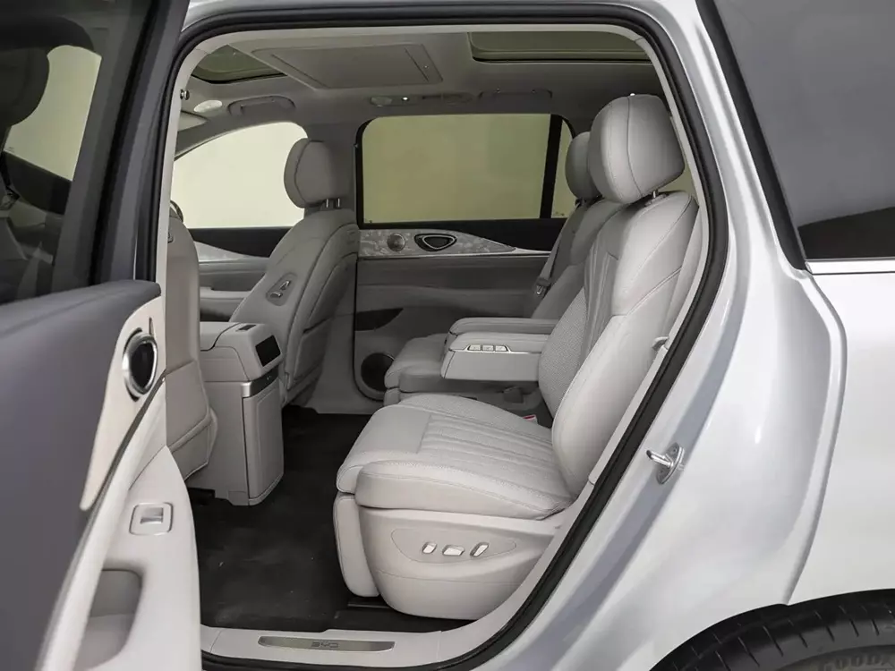 Ngắm hình ảnh "bằng xương, bằng thịt" của BYD Sealion 08 - SUV cỡ lớn mới được bán ra thị trường - Ảnh 7.