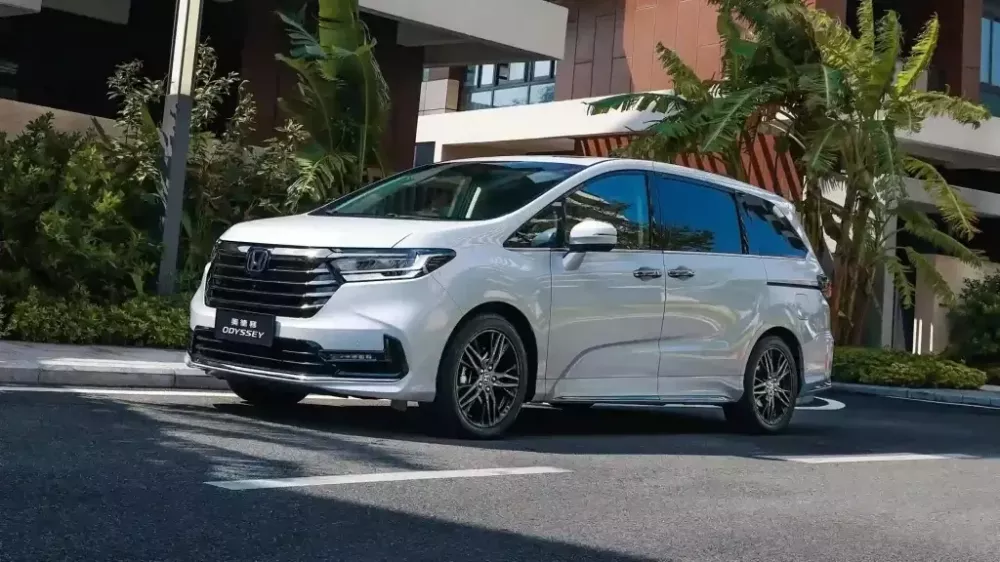 honda-odyssey-2027-6-335b-1 Honda Odyssey được nâng cấp, bỏ bản tiêu chuẩn không có màn hình - Ảnh 1.