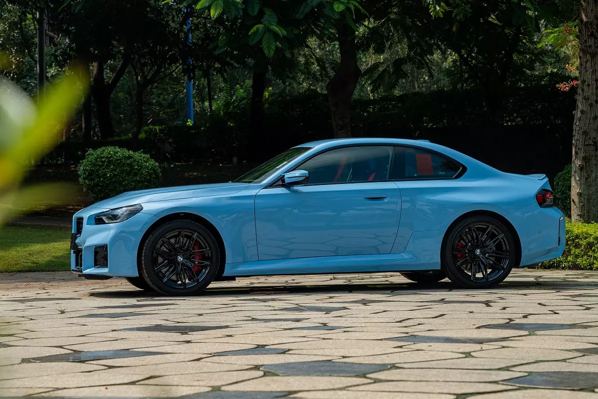Chi tiết BMW M2 giá từ 4,099 tỷ đồng, mạnh 480 mã lực tại Việt Nam - Ảnh 3.