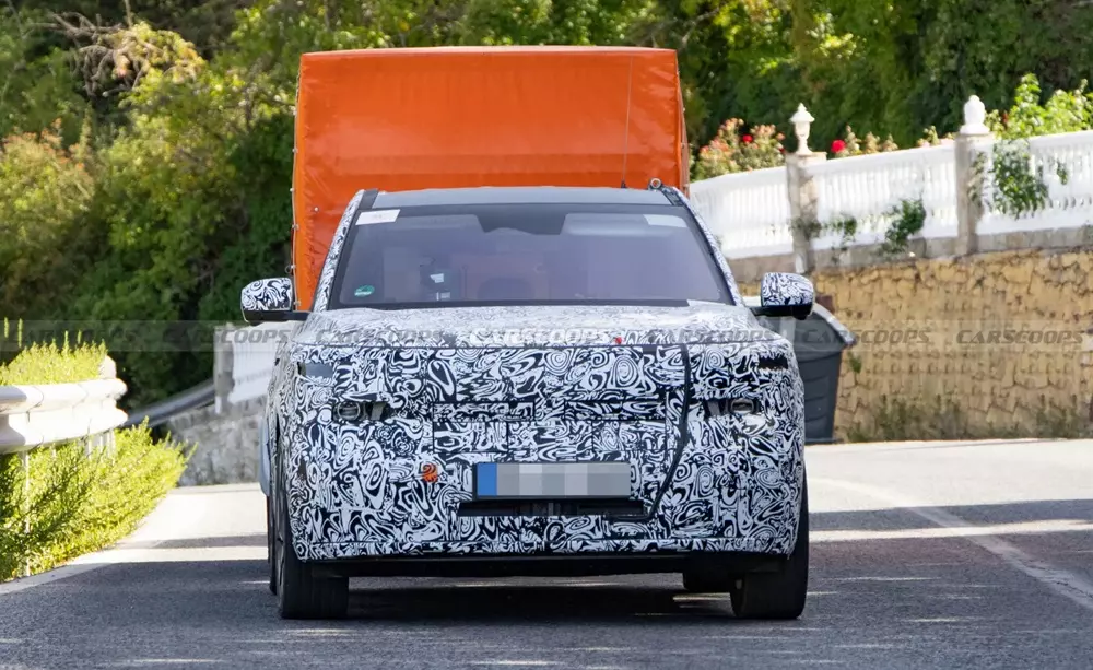 hyundai-kona-2028-3-e29a Hyundai Kona thế hệ mới từ bỏ diện mạo kỳ quặc để chuyển sang kiểu SUV thông thường - Ảnh 3.