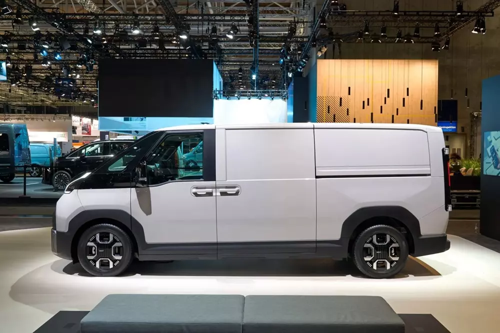 kia-pv7-cargo-2-4772 Kia PV7 trình làng, phả hơi nóng lên Ford Transit - Ảnh 6.