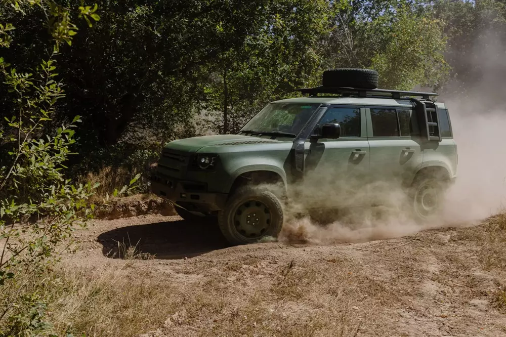 Land Rover Defender Wolf Series II đã trải qua những bài kiểm tra khắc nghiệt