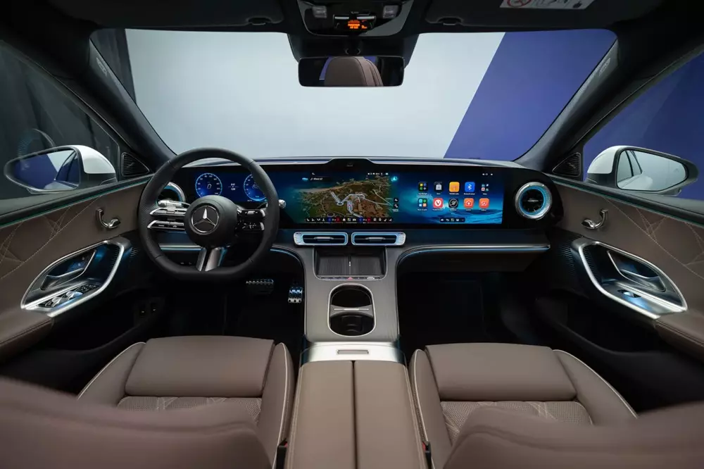 mercedes-benz-c-class-electric-2-de71 Mercedes-Benz C-Class Electric có thêm bản tiêu chuẩn mới, giá rẻ hơn, trang bị không bị cắt nhiều - Ảnh 3.