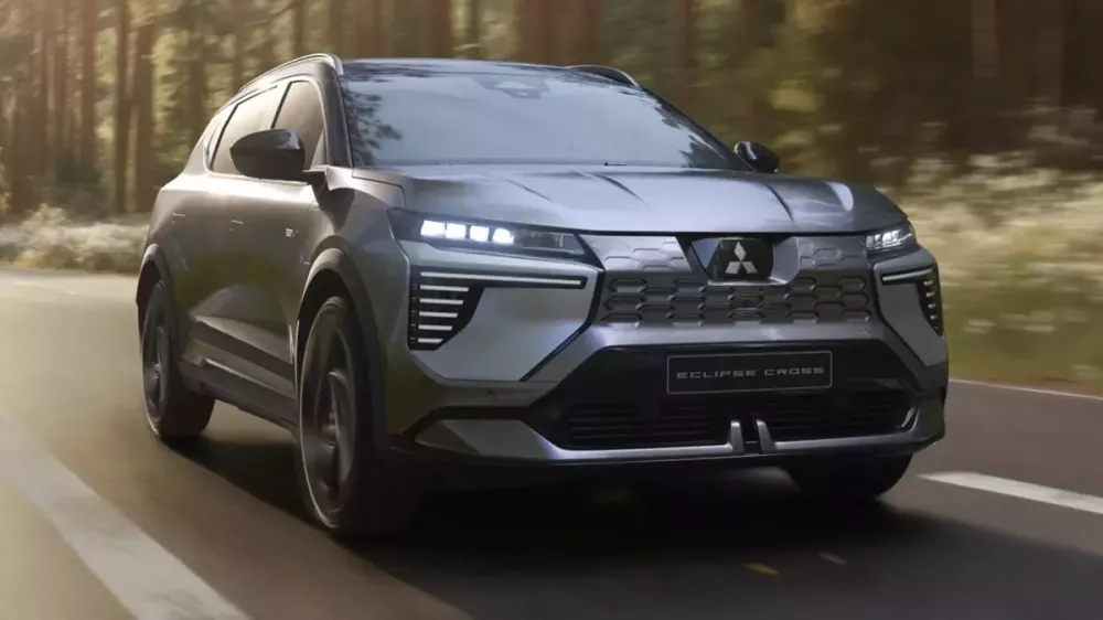 Mitsubishi Eclipse Cross EV mới bán được 1 năm đã giảm giá bán, thêm bản mới - Ảnh 6.
