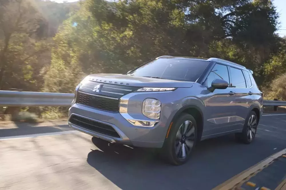 Mitsubishi Outlander 2027 tại Việt Nam sẽ dùng động cơ mild hybrid mới