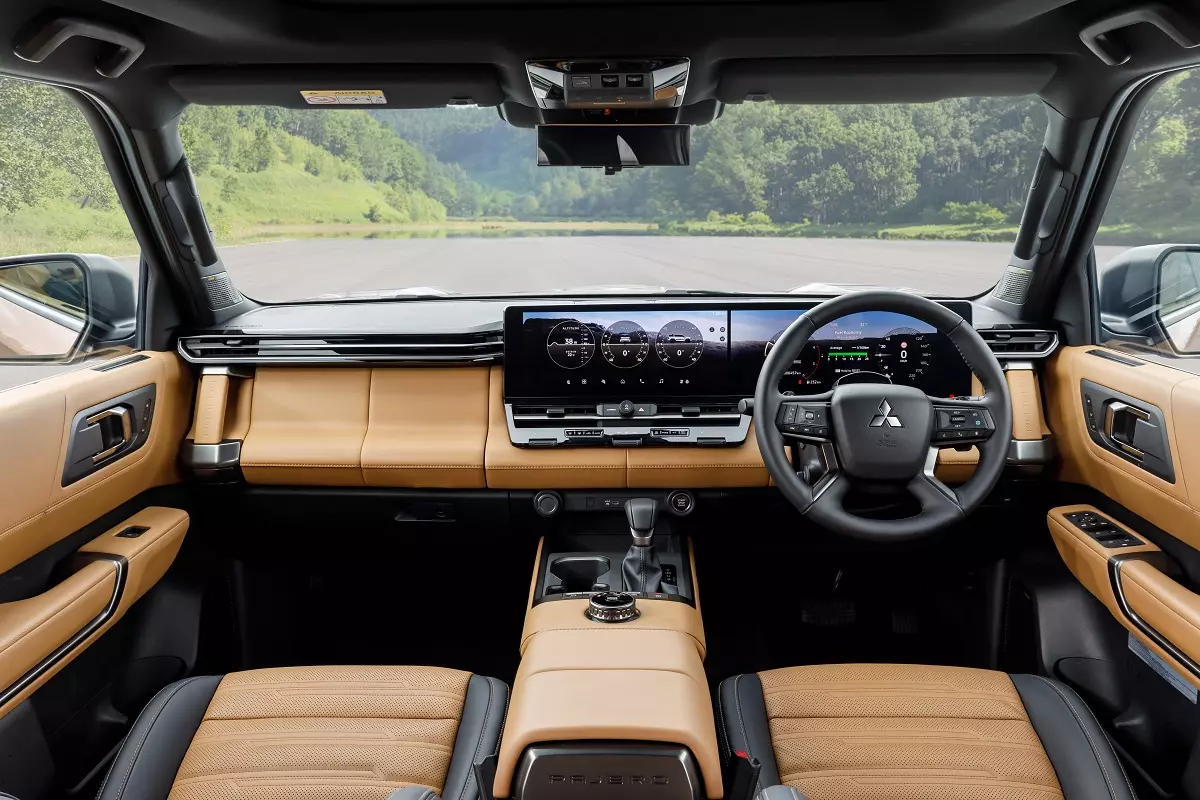 noi-that-1-8a9d Khoang nội thất 7 chỗ của All-new Pajero.