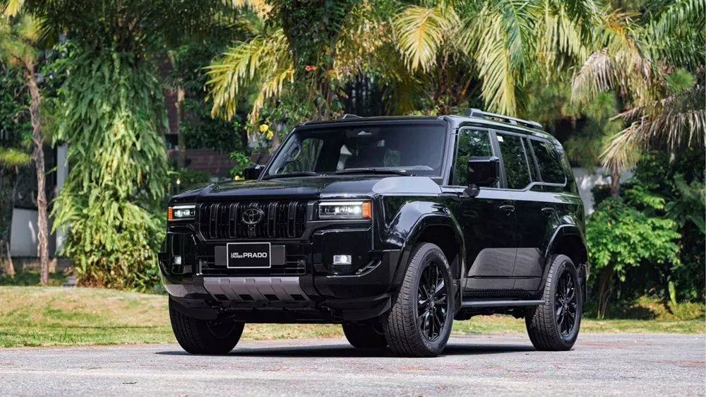 top-10-o-to-ban-kem-nhat-viet-nam-thang-8-2026-toy-dd2c Toyota Land Cruiser Prado