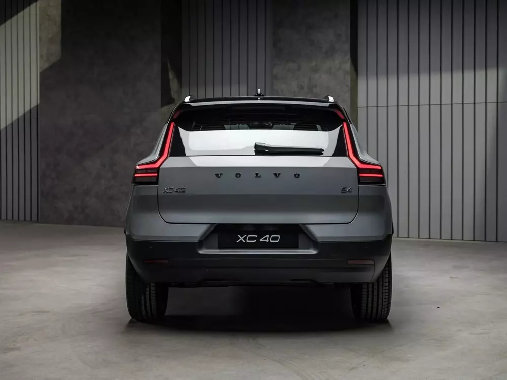 volvo-xc40-2027-2-dfaa Thiết kế phía sau của Volvo XC40 2027